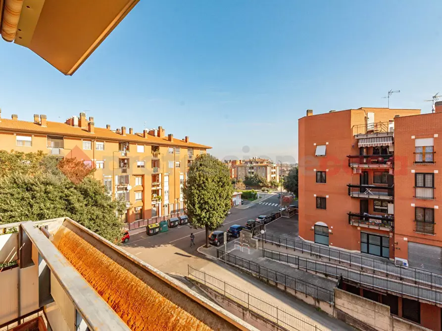 Immagine 9 di Appartamento in vendita  in Via Cinquefrondi, 115 a Roma