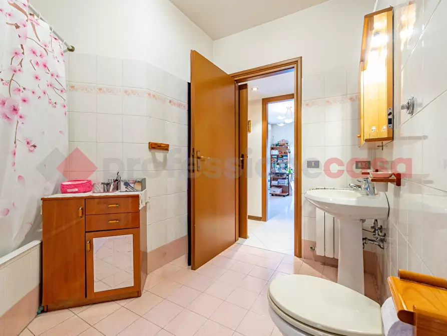 Immagine 24 di Appartamento in vendita  in Via Cinquefrondi, 115 a Roma