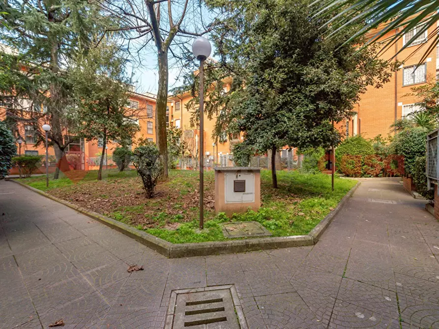 Immagine 29 di Appartamento in vendita  in Via Cinquefrondi, 115 a Roma