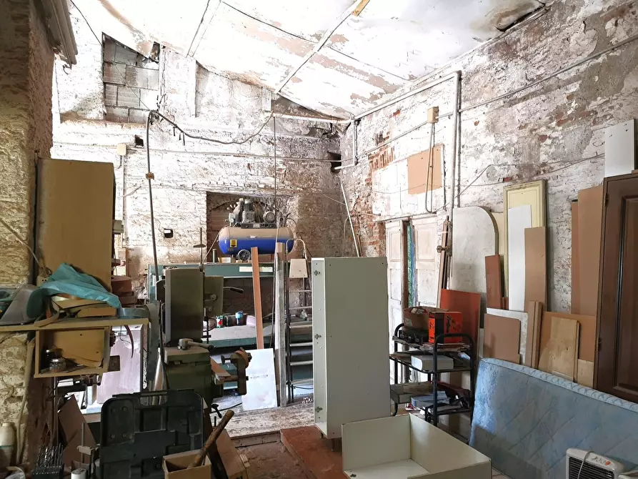Immagine 3 di Laboratorio in vendita  in Via Mili Marina, via vallone dei medici, 2 a Messina
