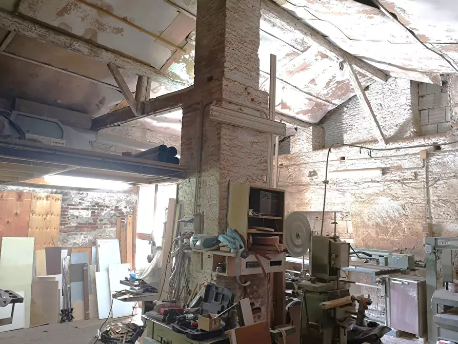 Immagine 2 di Laboratorio in vendita  in Via Mili Marina, via vallone dei medici, 2 a Messina