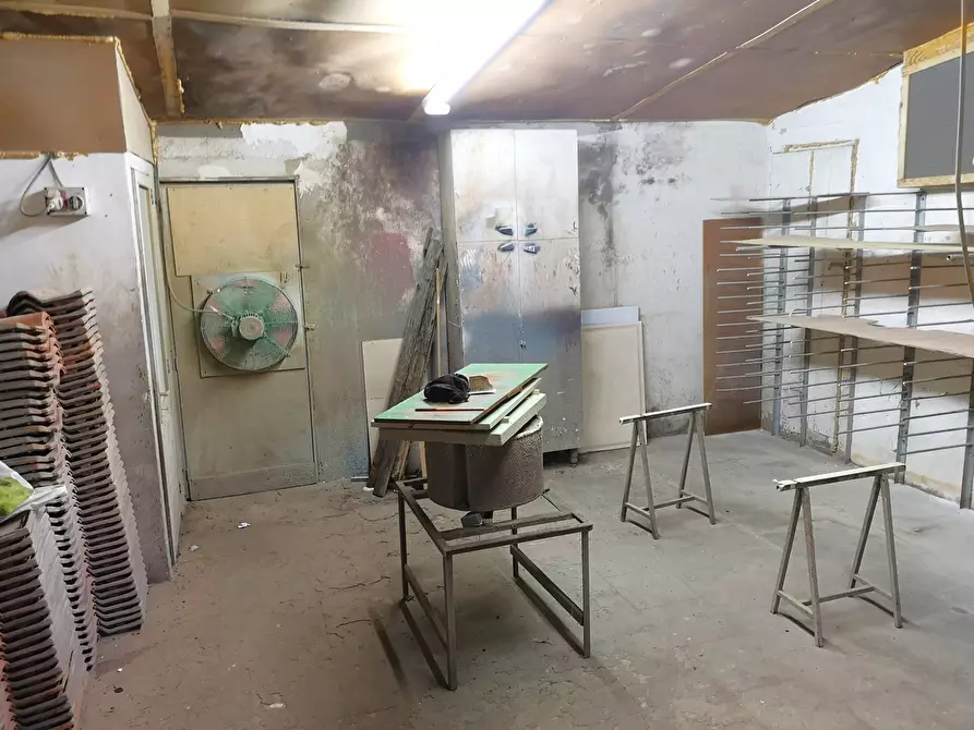 Immagine 5 di Laboratorio in vendita  in Via Mili Marina, via vallone dei medici, 2 a Messina