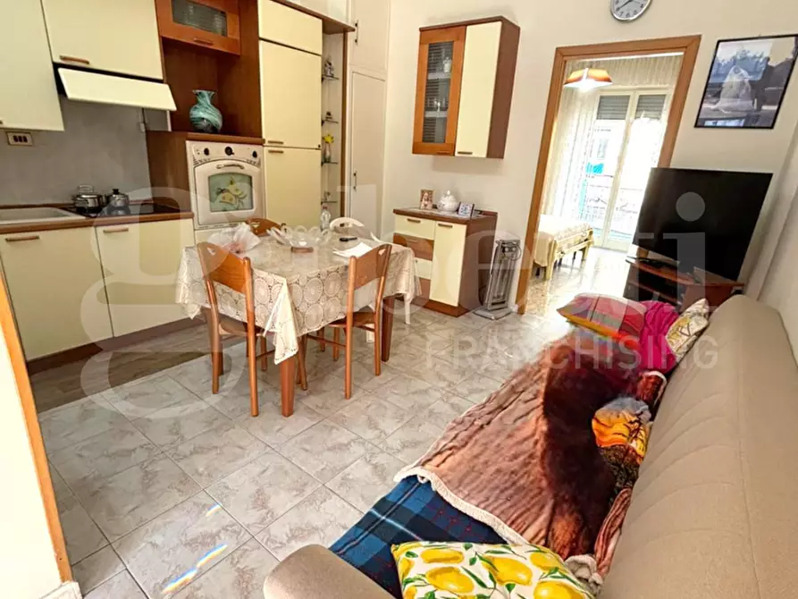 Immagine 5 di Appartamento in vendita  in Via marco aurelio severino a Napoli