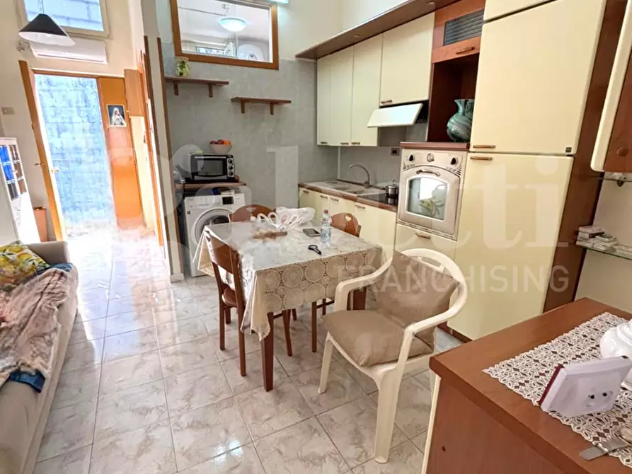 Immagine 4 di Appartamento in vendita  in Via marco aurelio severino a Napoli