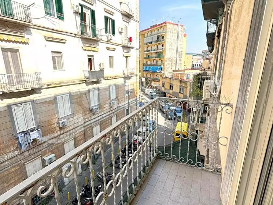 Immagine 2 di Appartamento in vendita  in Via marco aurelio severino a Napoli