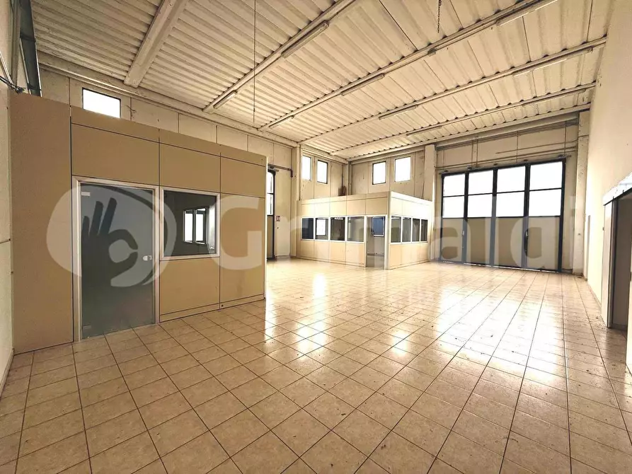 Immagine 8 di Capannone industriale in affitto  in Via camillo bozza a Corciano