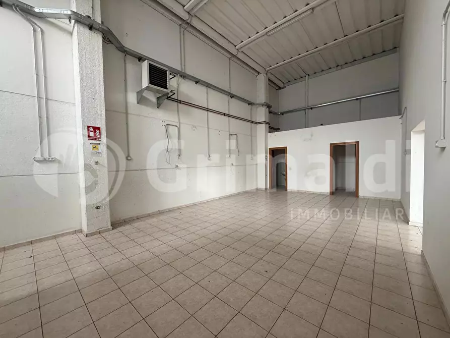 Immagine 10 di Capannone industriale in affitto  in Via camillo bozza a Corciano