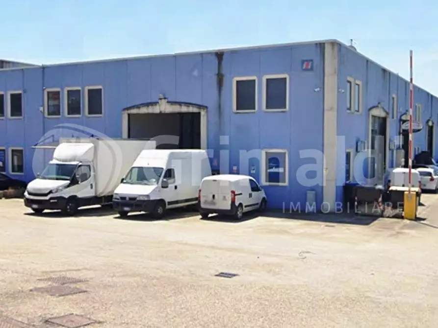 Immagine 1 di Capannone industriale in affitto  in Via camillo bozza a Corciano