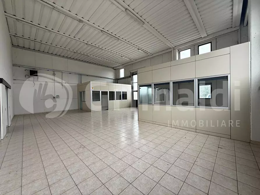 Immagine 6 di Capannone industriale in affitto  in Via camillo bozza a Corciano