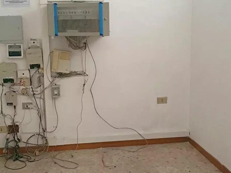 Immagine 6 di Ufficio in vendita  in Largo Lituania, 11 a Palermo
