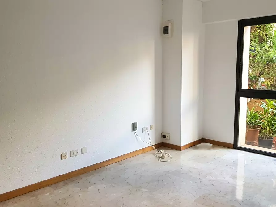Immagine 3 di Ufficio in vendita  in Largo Lituania, 11 a Palermo