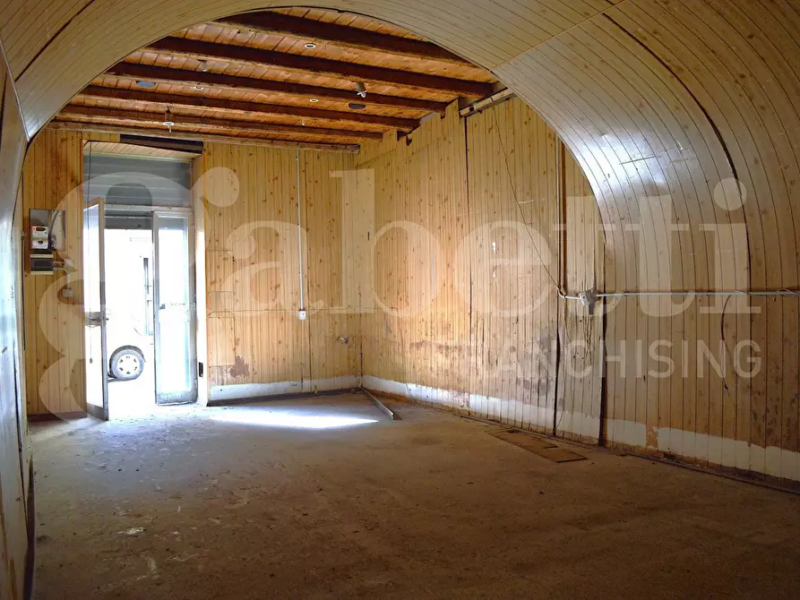 Immagine 6 di Negozio in vendita  in Via Sant'Anna, 99 a Ragusa