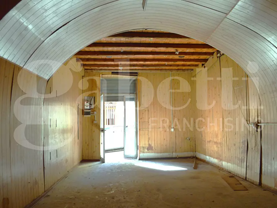 Immagine 3 di Negozio in vendita  in Via Sant'Anna, 99 a Ragusa