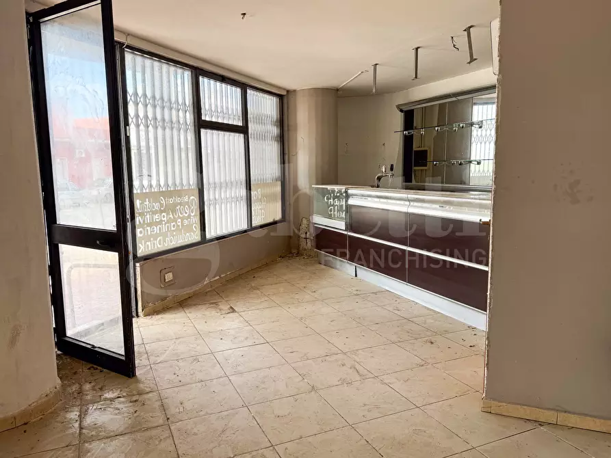 Immagine 3 di Negozio in vendita  in Via Giovanni Pascoli, 45 a Pachino