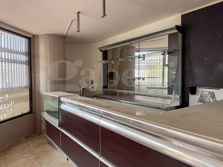 Immagine 7 di Negozio in vendita  in Via Giovanni Pascoli, 45 a Pachino