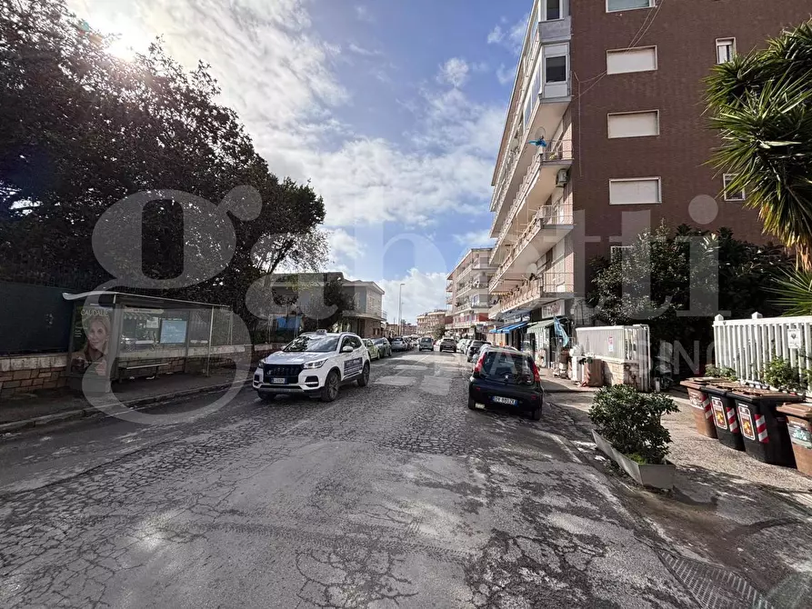 Immagine 2 di Appartamento in vendita  in Via manzoni a Napoli
