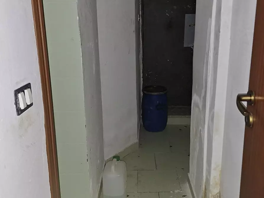 Immagine 9 di Negozio in affitto  in Via Risorgimento, 16 a Messina