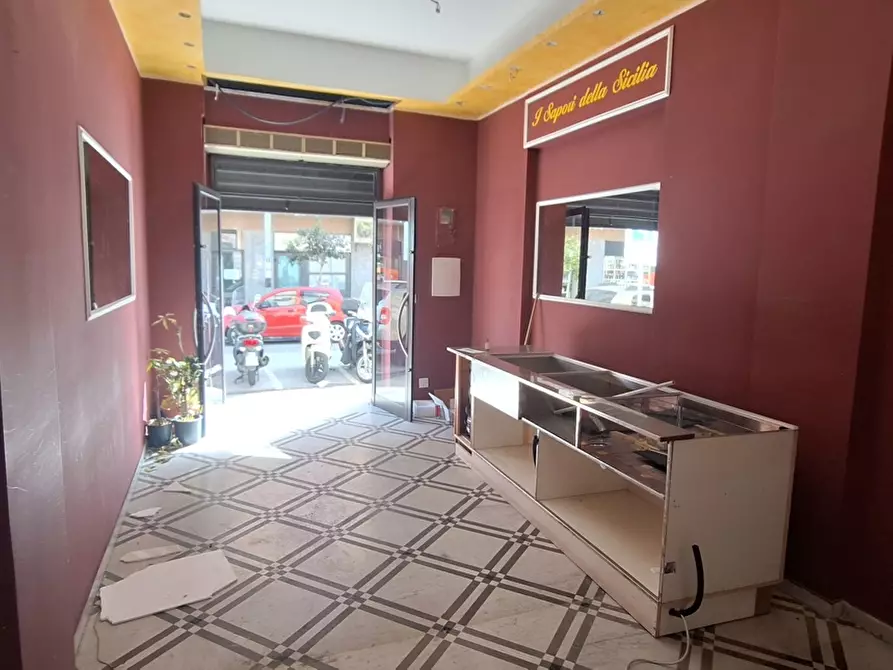 Immagine 4 di Negozio in affitto  in Via Risorgimento, 16 a Messina
