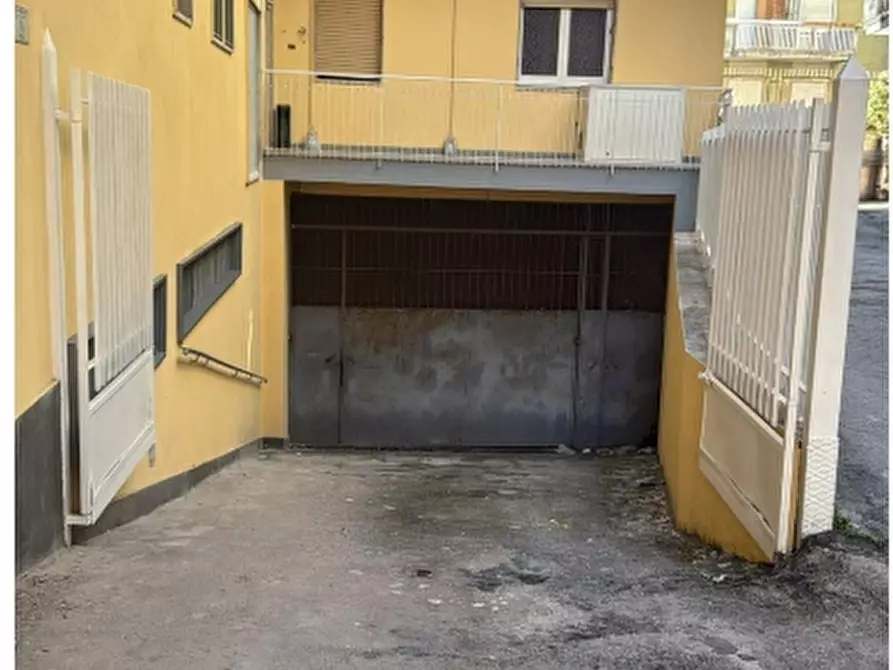 Immagine 3 di Box auto in vendita  in Via Roma, 61 a Sant'anastasia