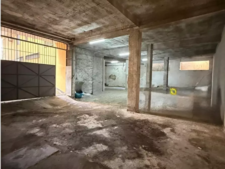 Immagine 5 di Box auto in vendita  in Via Roma, 61 a Sant'anastasia