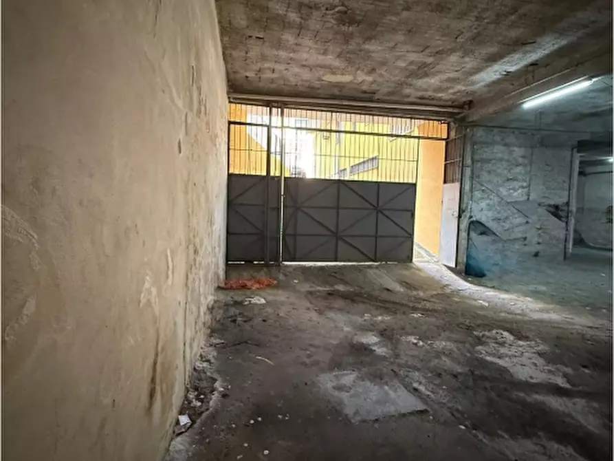 Immagine 6 di Box auto in vendita  in Via Roma, 61 a Sant'anastasia