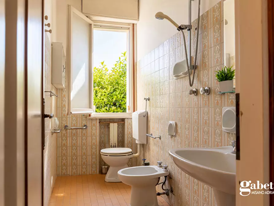 Immagine 5 di Appartamento in vendita  in Via Baracca, 25 a Misano Adriatico