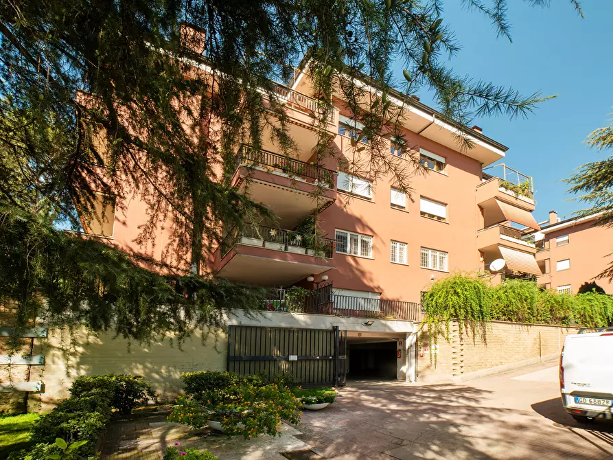 Immagine 4 di Appartamento in vendita  in Via Michelangelo Peroglio, 27 a Roma