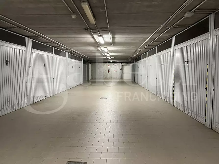 Immagine 2 di Box auto in vendita  in Via Bissuola, . a Venezia