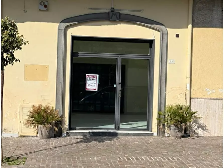 Immagine 2 di Negozio in affitto  in Via Antonio D'Auria, 150 a Sant'anastasia