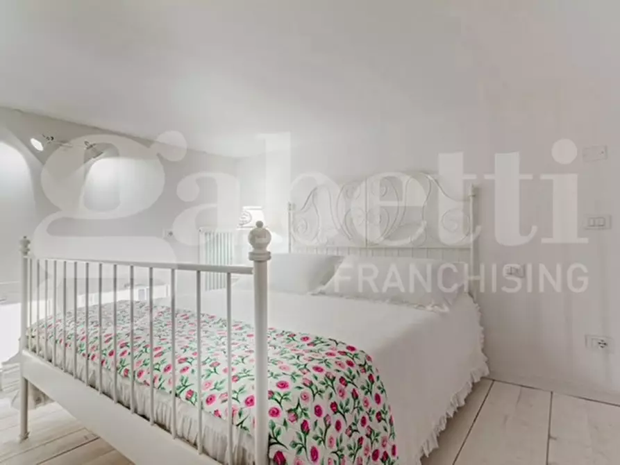 Immagine 10 di Loft/Open space in vendita  in Via RIMESSE a Bologna