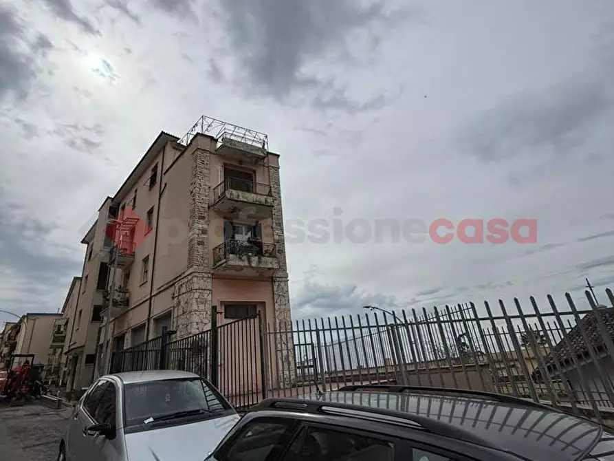 Immagine 1 di Appartamento in vendita  in Via Francesco Bulgarini, 125 a Tivoli