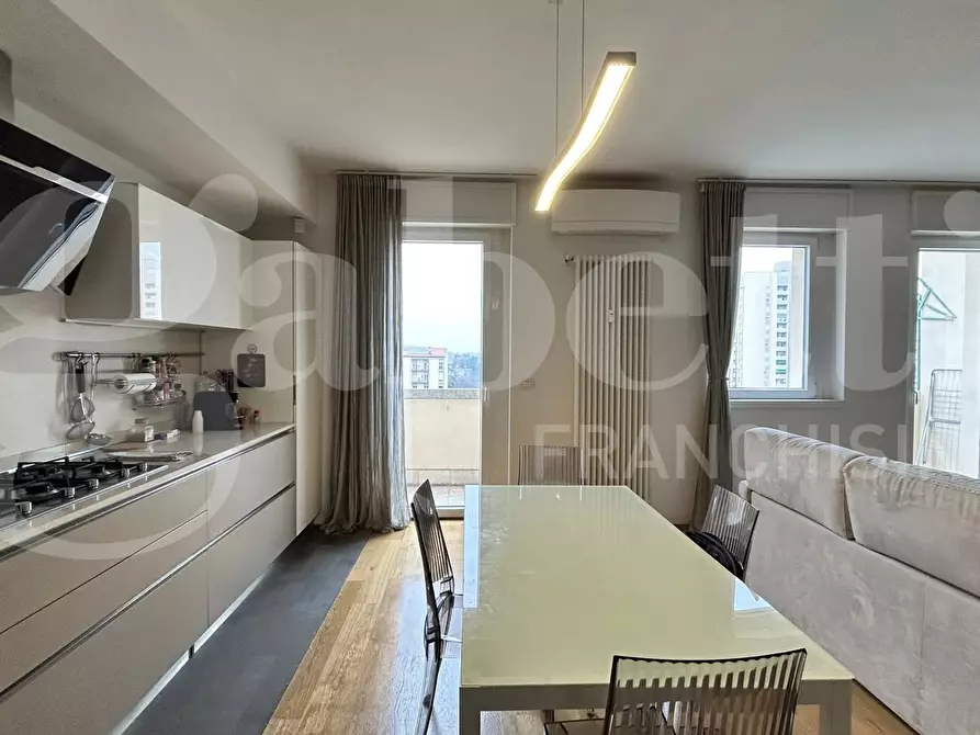 Immagine 4 di Appartamento in vendita  in Via Milano a Bologna