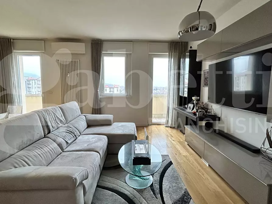 Immagine 2 di Appartamento in vendita  in Via Milano a Bologna