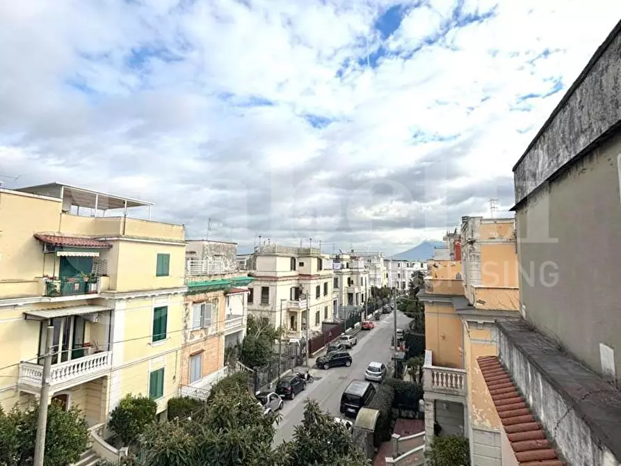 Immagine 4 di Appartamento in vendita  in Via carlo de marco a Napoli