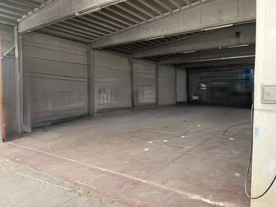 Immagine 3 di Capannone industriale in vendita  in Via CASCITELLI a San Severo