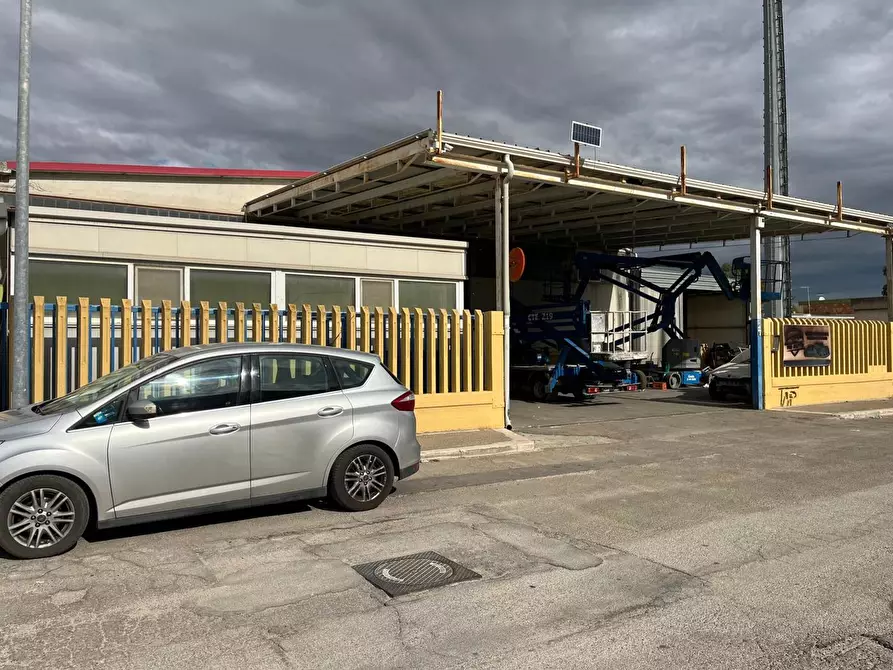 Immagine 1 di Capannone industriale in vendita  in Via CASCITELLI a San Severo
