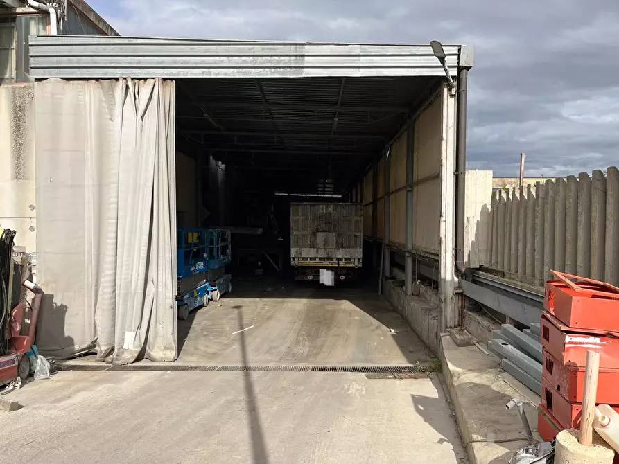 Immagine 6 di Capannone industriale in vendita  in Via CASCITELLI a San Severo