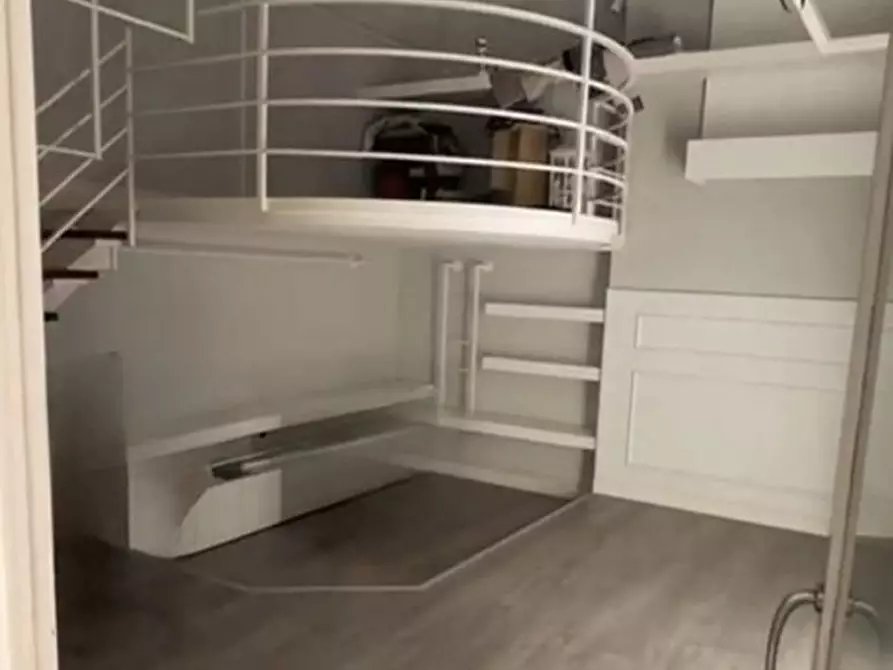 Immagine 1 di Attività commerciale in affitto  in Via Umberto I, snc a Sant'anastasia