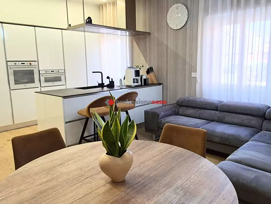 Immagine 1 di Appartamento in vendita  in Viale Giuseppe Mazzini, 36 a Foggia