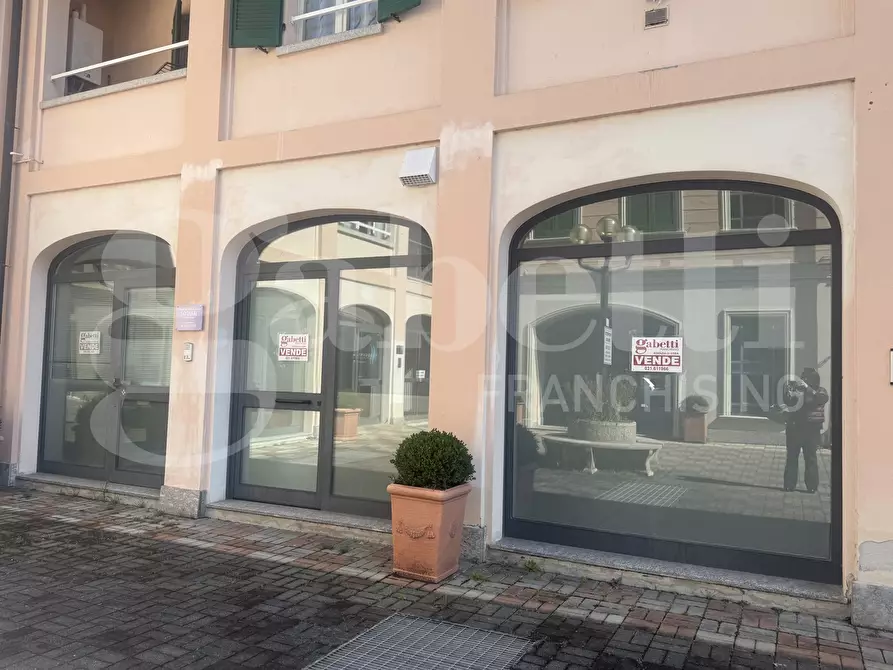 Immagine 3 di Negozio in vendita  in Via MATTEOTTI, SNC a Asso