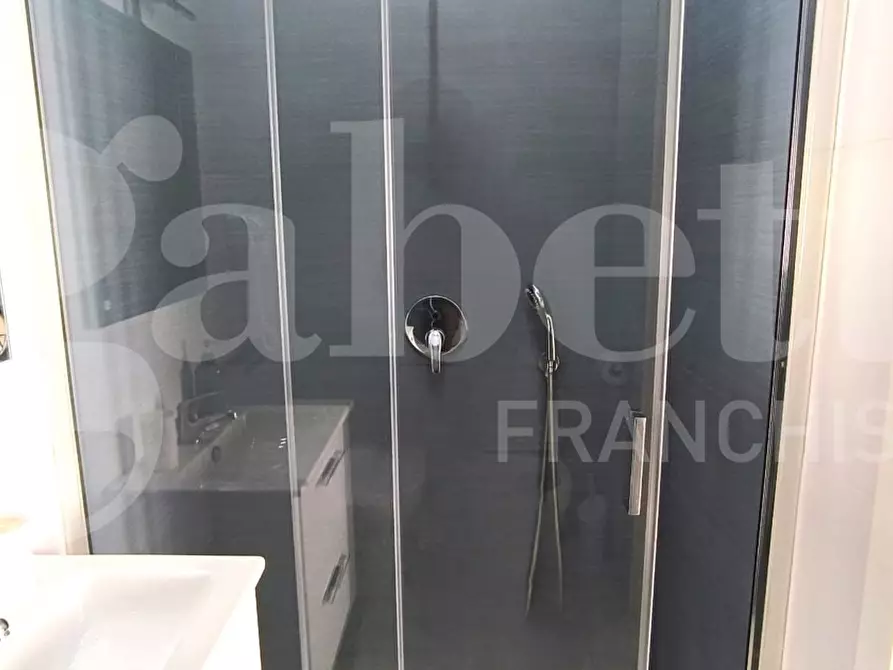 Immagine 27 di Appartamento in vendita  in Corso Garibaldi a Napoli