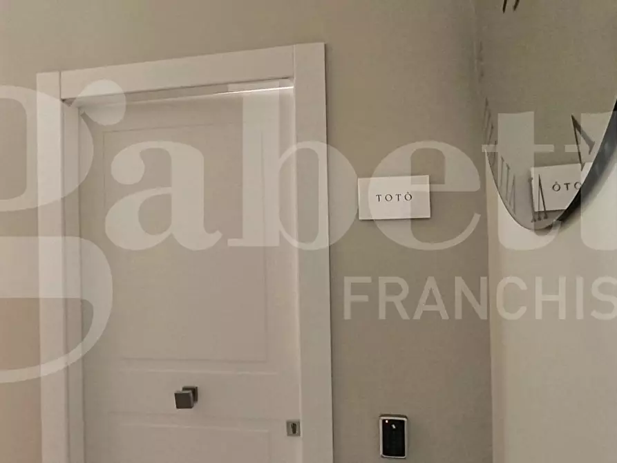 Immagine 35 di Appartamento in vendita  in Corso Garibaldi a Napoli