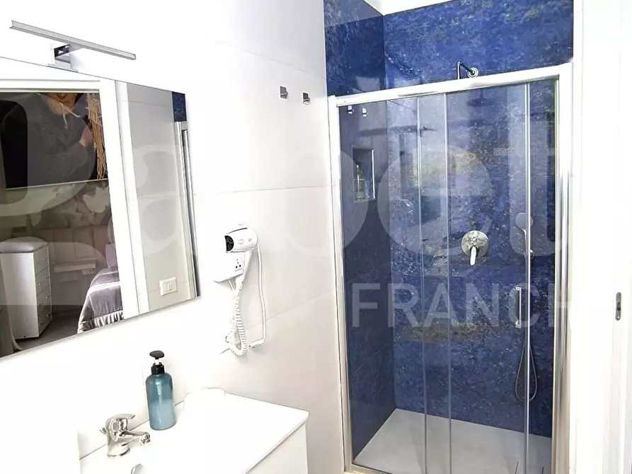 Immagine 39 di Appartamento in vendita  in Corso Garibaldi a Napoli