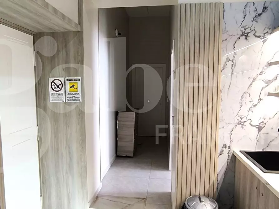 Immagine 3 di Appartamento in vendita  in Corso Garibaldi a Napoli