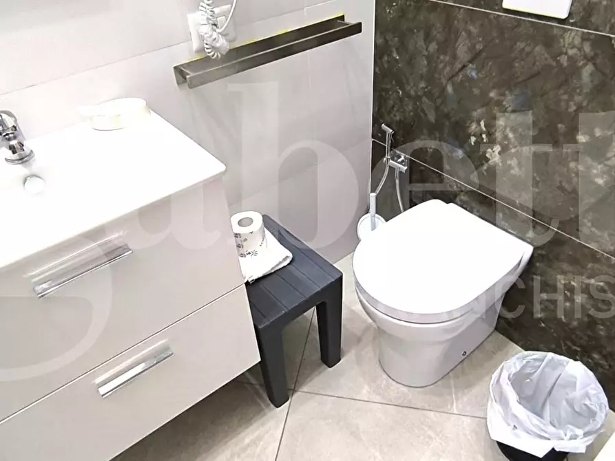 Immagine 33 di Appartamento in vendita  in Corso Garibaldi a Napoli