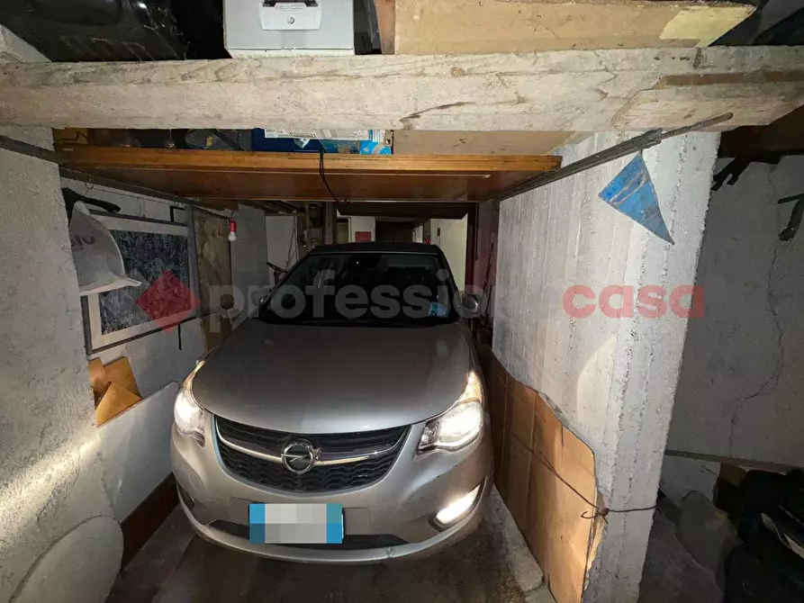 Immagine 50 di Appartamento in vendita  in Via Rodolfo Lanciani, 24 a Tivoli