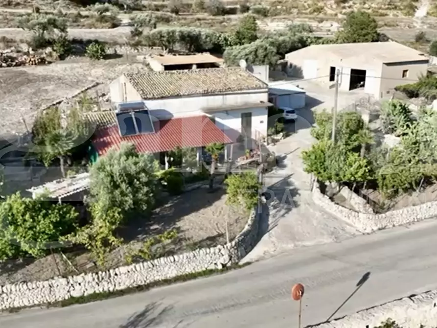 Immagine 1 di Villa in vendita  in Contrada San Giacomo, snc a Ragusa