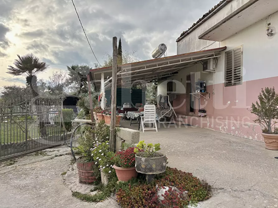 Immagine 30 di Villa in vendita  in Contrada San Giacomo, snc a Ragusa