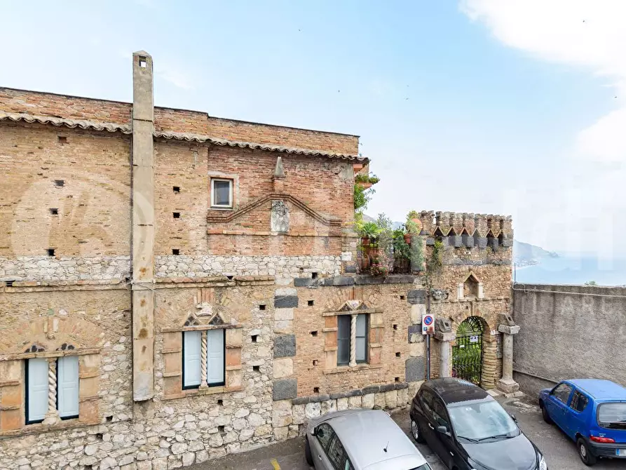 Immagine 1 di Appartamento in vendita  in Via Fontana Vecchia, 5 a Taormina