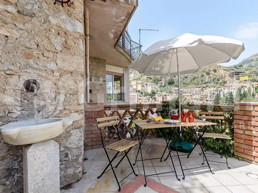 Immagine 8 di Appartamento in vendita  in Via Fontana Vecchia, 5 a Taormina